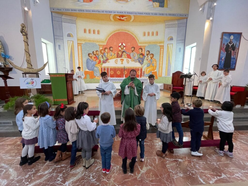 Celebración de acogida y bendición de los niños que comienzan la primera etapa de catequesis de Iniciación Cristiana